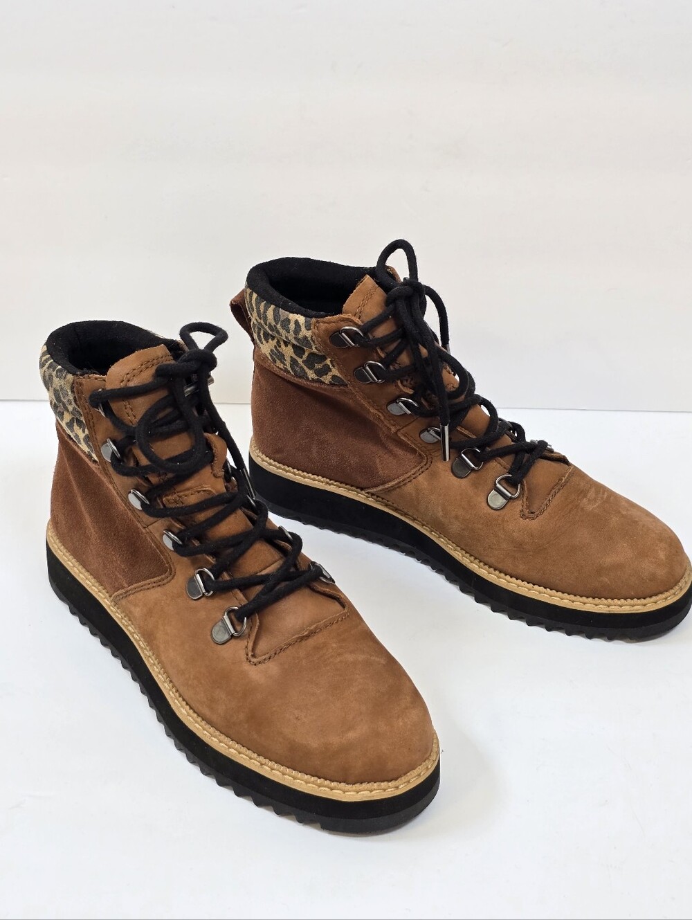 TOMS Mojave Nubuck Suede Ankle Boots Waterproof Hiker Lug Sole Leopard Sz 6